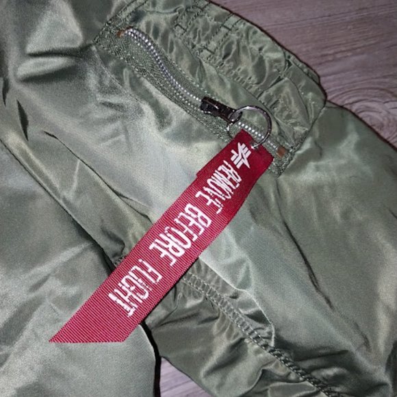 Alpha Industries MA-1 BOMBER JACKET MODIFIED - Picture 3 of 8